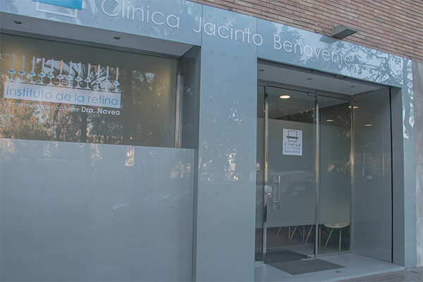 clínica oftalmológica en Valencia - entrada