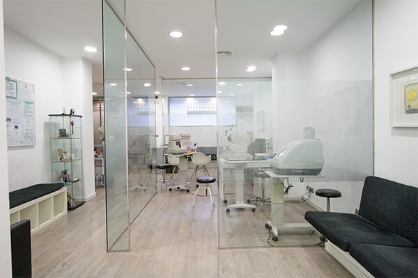 clínica oftalmológica en Valencia - entrada