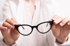 clínica oftalmológica en Valencia - gafas