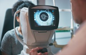 cirugia oftalmologica en valencia - exploración