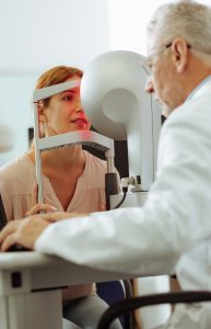 cirugia oftalmologica en valencia - mujer