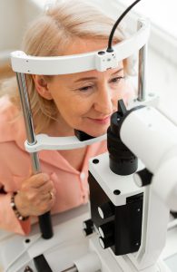 eliminar cataratas en valencia - mujer