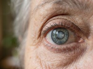 Médico para cataratas en Valencia - Ojo